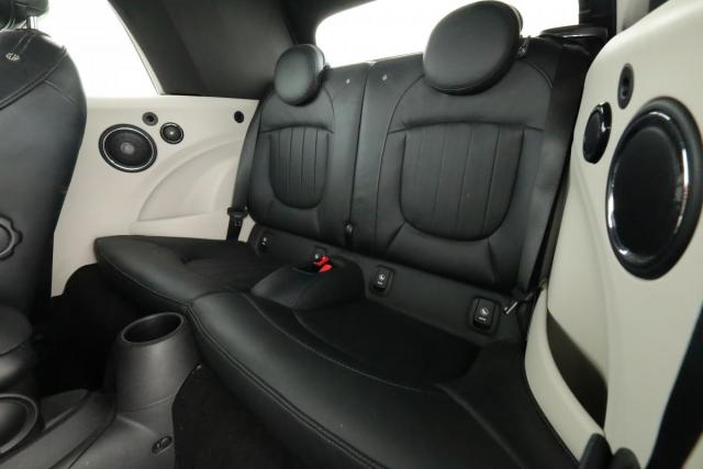 Mini Cabrio image 4