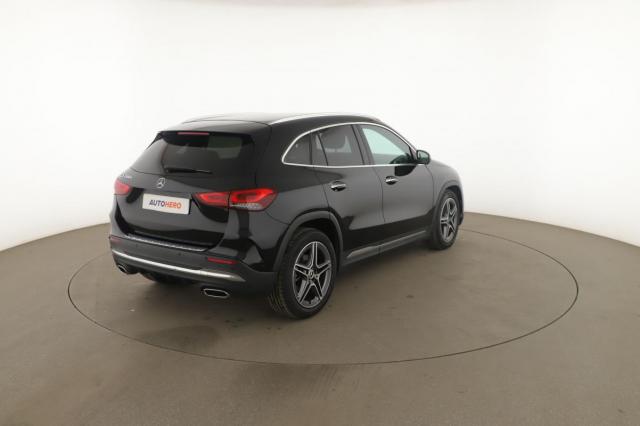 Mercedes Benz Gla image 1