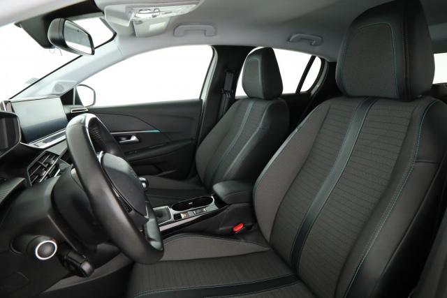 Peugeot 208 image 7