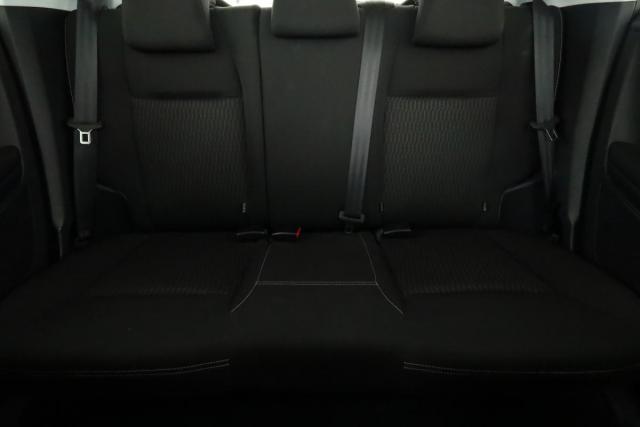 Peugeot 208 image 5