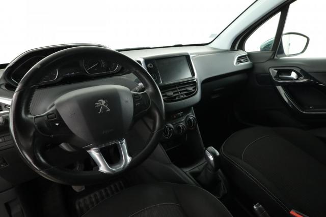 Peugeot 208 image 3