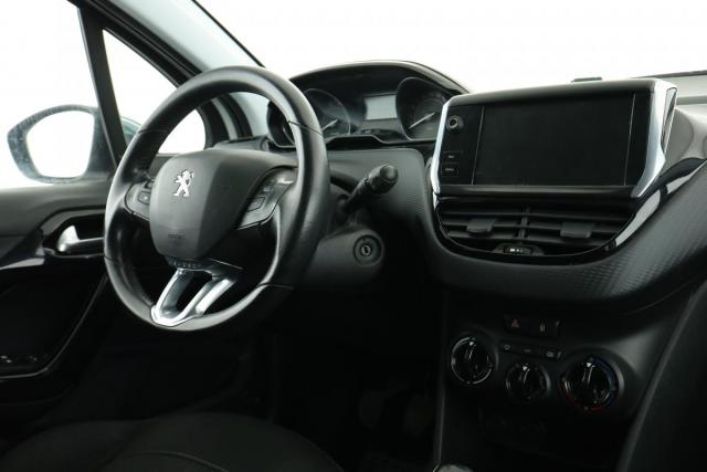 Peugeot 208 image 9