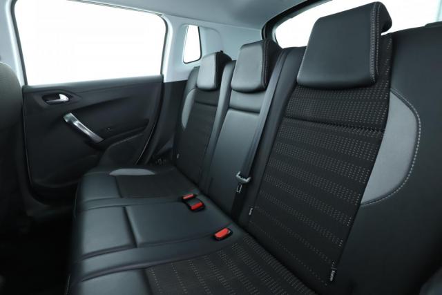 Peugeot 2008 image 4