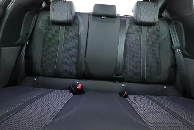 Peugeot 2008 image 2