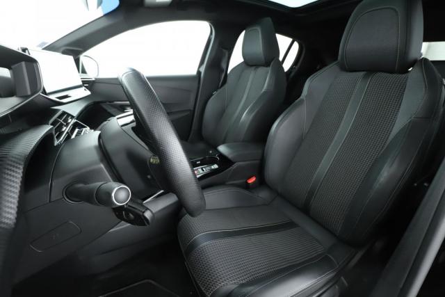 Peugeot 2008 image 7