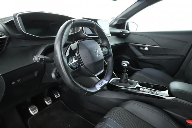 Peugeot 2008 image 1