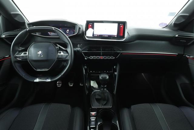Peugeot 2008 image 3