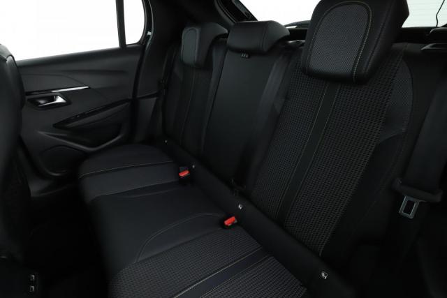 Peugeot 2008 image 8