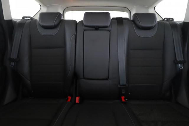 Ford Kuga image 2