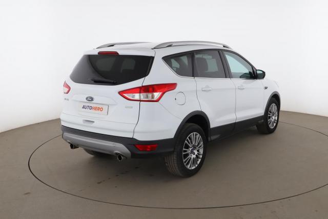 Ford Kuga image 6