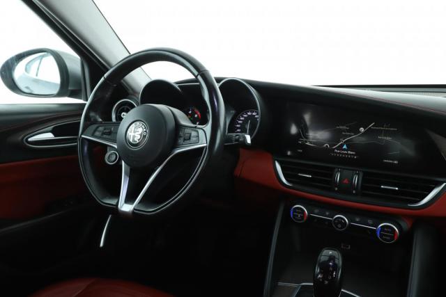 Alfa Romeo Giulia image 3