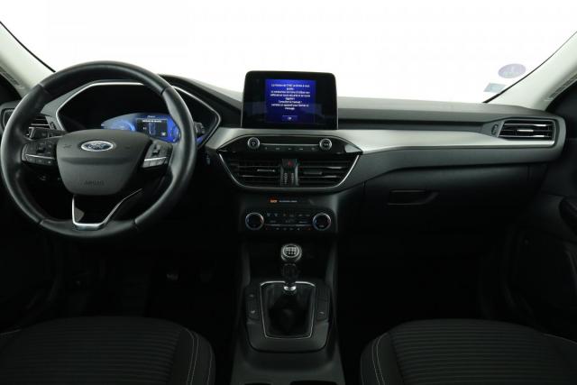 Ford Kuga image 3