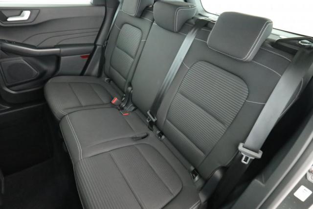 Ford Kuga image 4