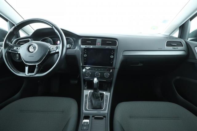 Volkswagen Golf image 4