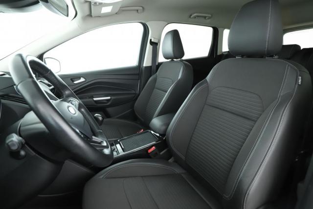 Ford Kuga image 2