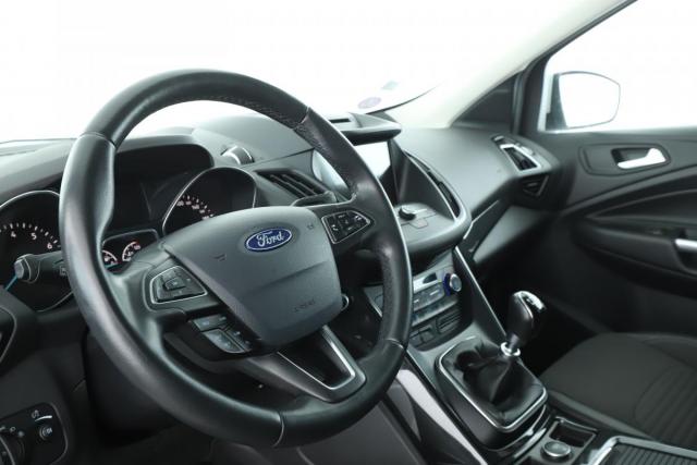 Ford Kuga image 5