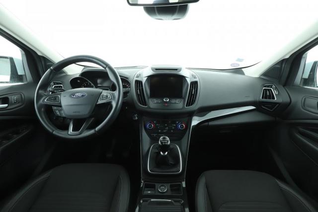 Ford Kuga image 8