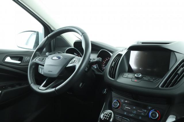 Ford Kuga image 6