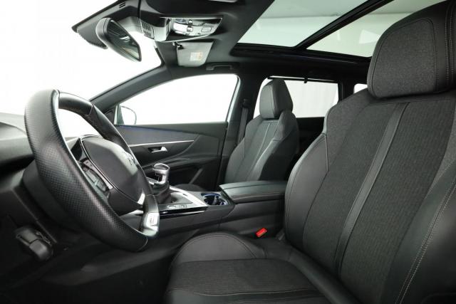 Peugeot 5008 image 1