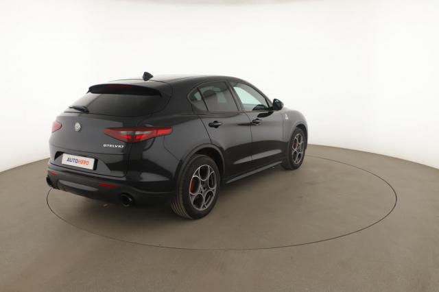 Alfa Romeo Stelvio image 3