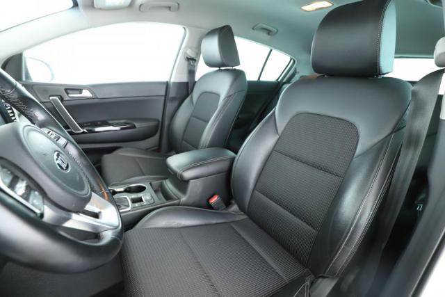 Kia Sportage image 8