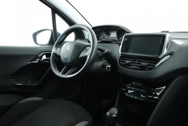 Peugeot 208 image 9