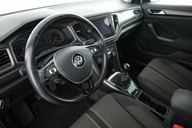 Volkswagen T-Roc image 9