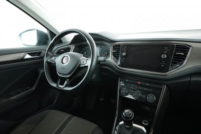 Volkswagen T-Roc image 6
