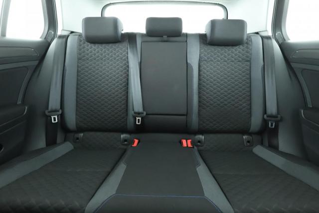 Volkswagen Golf image 8