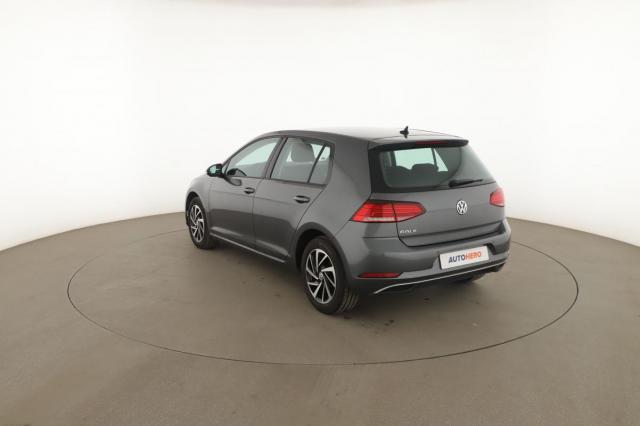 Volkswagen Golf image 6