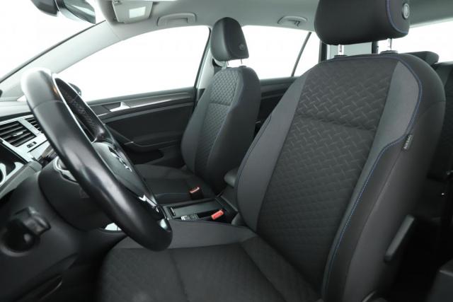 Volkswagen Golf image 5