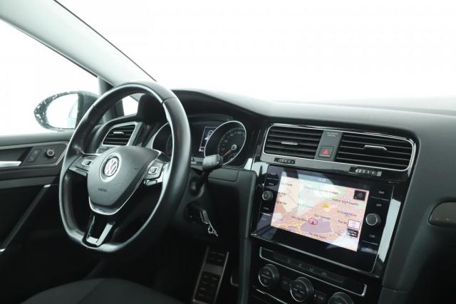 Volkswagen Golf image 9
