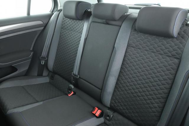 Volkswagen Golf image 7