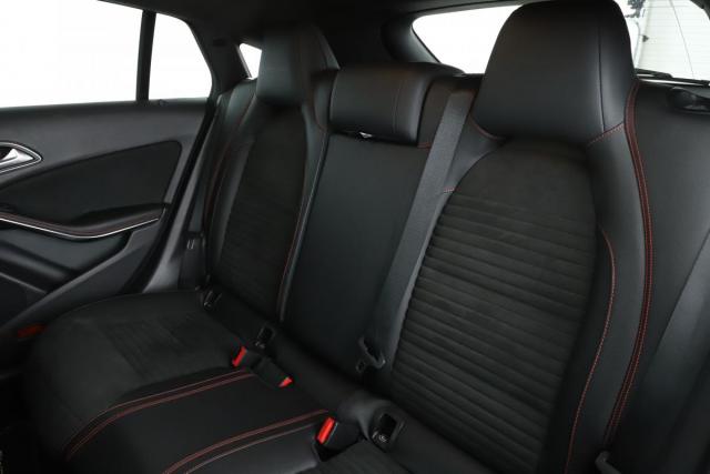 Mercedes Benz Cla Shooting Brake image 6