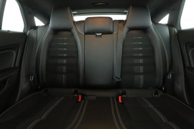 Mercedes Benz Cla Shooting Brake image 3