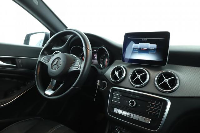 Mercedes Benz Cla Shooting Brake image 9