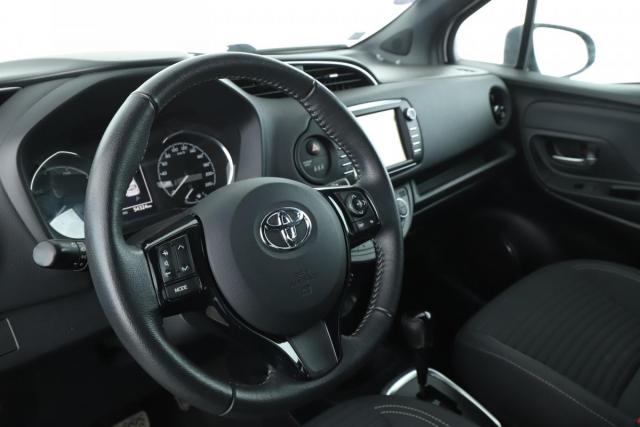 Toyota Yaris image 2