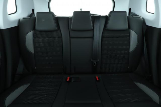 Peugeot 2008 image 9