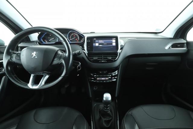 Peugeot 2008 image 1