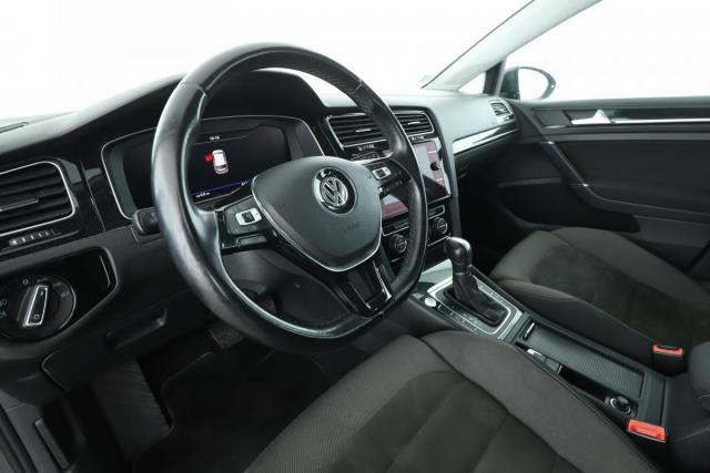 Volkswagen Golf image 1