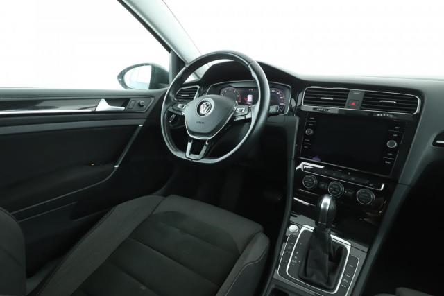 Volkswagen Golf image 9