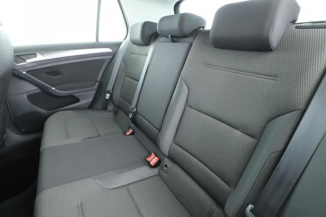 Volkswagen Golf image 6