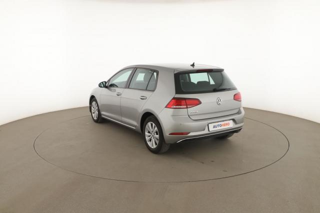 Volkswagen Golf image 8