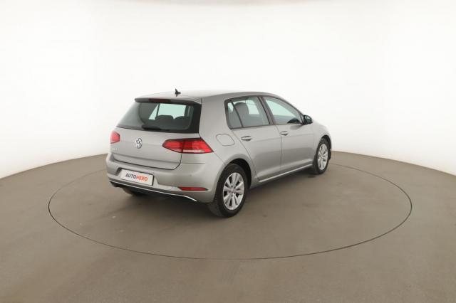 Volkswagen Golf image 4