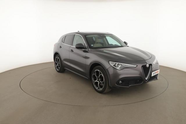 Alfa Romeo Stelvio image 6