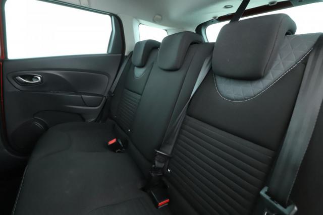 Renault Clio Estate image 9