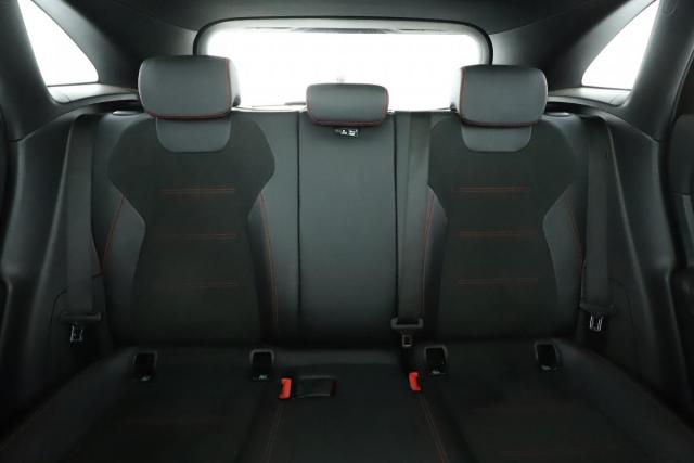 Mercedes Benz Gla image 9