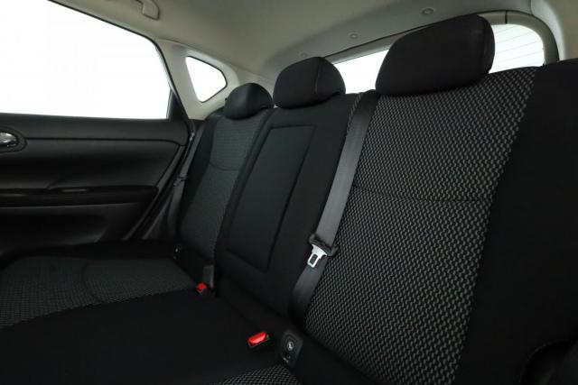 Nissan Pulsar image 6