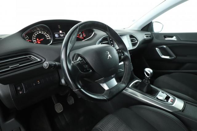 Peugeot 308 image 8