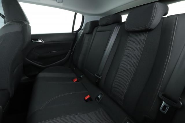 Peugeot 308 image 1